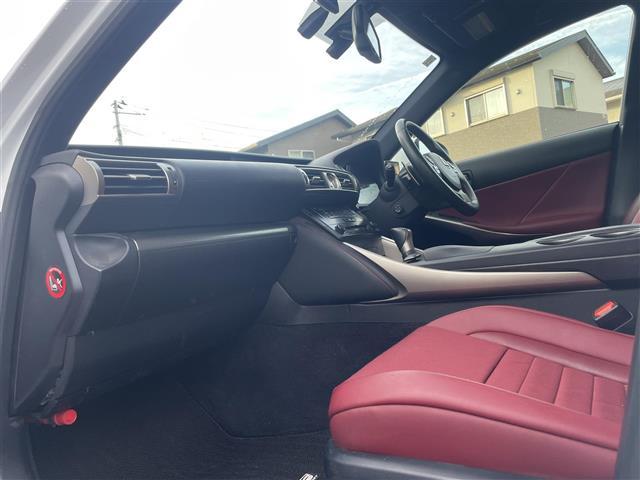 ＩＳ ＩＳ３００ｈ　Ｆスポーツ　１オーナー　純正ＳＤナビ（フルセグＴＶ、ラジオ、ブルーレイ、ＳＤ、ＢＴ）　前後ドラレコ　純正ＡＷ　スペアキー　ビルトインＥＴＣ　追従型クルコン　純正フロアマット　追従型クルコン　ワイパーデアイサー（26枚目）