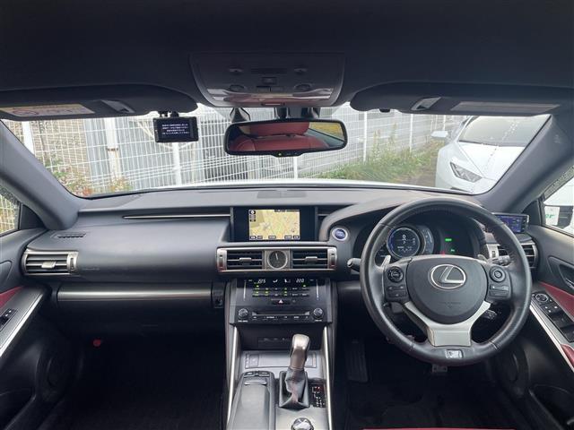 ＩＳ ＩＳ３００ｈ　Ｆスポーツ　１オーナー　純正ＳＤナビ（フルセグＴＶ、ラジオ、ブルーレイ、ＳＤ、ＢＴ）　前後ドラレコ　純正ＡＷ　スペアキー　ビルトインＥＴＣ　追従型クルコン　純正フロアマット　追従型クルコン　ワイパーデアイサー（32枚目）