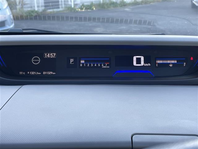 フリード+ G・ホンダセンシング 純正ナビ HondaSENSING CD/DVD/FM/AM/Bluetooth/USB レーンキープアシスト 横滑り防止装置 プリクラッシュセーフティ 前席シートヒーター 後席サンシェード有 ETC(12枚目)