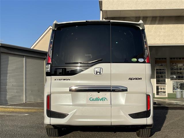ステップワゴンスパーダ スパーダ・クールスピリット　ホンダセンシング　ワンオーナー　社外ディスプレイオーディオ６．８インチ　純正ドアバイザー　ＡＭ／ＦＭ／Ｂｌｕｅｔｏｏｔｈ／ＵＳＢ／ＡＵＸ　クルーズコントロール　レーンキープアシスト　プリクラッシュセーフティ（6枚目）