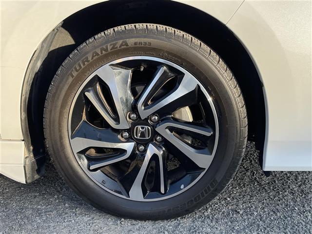 ステップワゴンスパーダ スパーダ・クールスピリット　ホンダセンシング　ワンオーナー　社外ディスプレイオーディオ６．８インチ　純正ドアバイザー　ＡＭ／ＦＭ／Ｂｌｕｅｔｏｏｔｈ／ＵＳＢ／ＡＵＸ　クルーズコントロール　レーンキープアシスト　プリクラッシュセーフティ（9枚目）