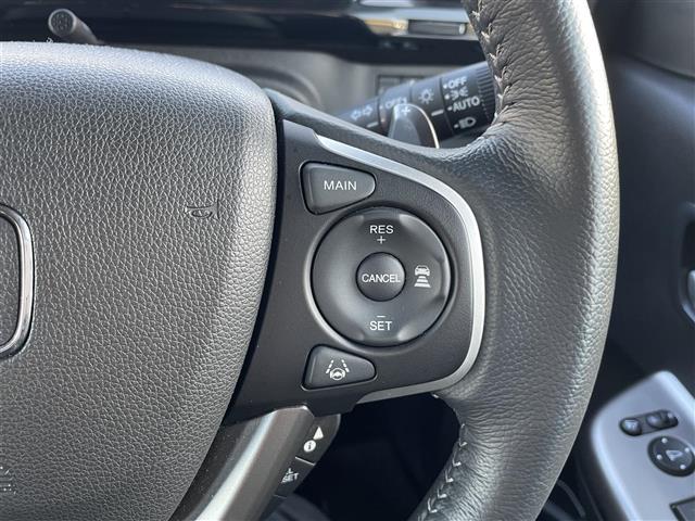 ステップワゴンスパーダ スパーダ・クールスピリット　ホンダセンシング　ワンオーナー　社外ディスプレイオーディオ６．８インチ　純正ドアバイザー　ＡＭ／ＦＭ／Ｂｌｕｅｔｏｏｔｈ／ＵＳＢ／ＡＵＸ　クルーズコントロール　レーンキープアシスト　プリクラッシュセーフティ（14枚目）