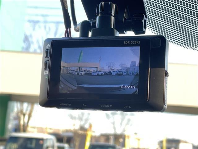 ステップワゴンスパーダ スパーダ・クールスピリット　ホンダセンシング　ワンオーナー　社外ディスプレイオーディオ６．８インチ　純正ドアバイザー　ＡＭ／ＦＭ／Ｂｌｕｅｔｏｏｔｈ／ＵＳＢ／ＡＵＸ　クルーズコントロール　レーンキープアシスト　プリクラッシュセーフティ（15枚目）