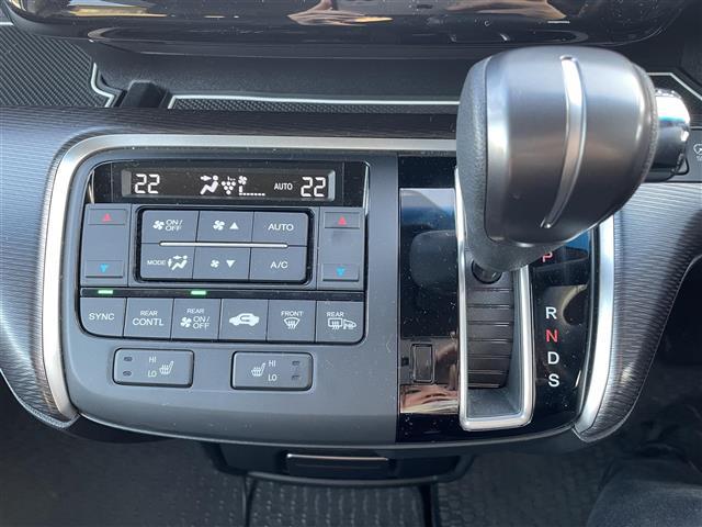 ステップワゴンスパーダ スパーダ・クールスピリット　ホンダセンシング　ワンオーナー　社外ディスプレイオーディオ６．８インチ　純正ドアバイザー　ＡＭ／ＦＭ／Ｂｌｕｅｔｏｏｔｈ／ＵＳＢ／ＡＵＸ　クルーズコントロール　レーンキープアシスト　プリクラッシュセーフティ（18枚目）