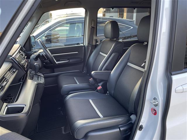 ステップワゴンスパーダ スパーダ・クールスピリット　ホンダセンシング　ワンオーナー　社外ディスプレイオーディオ６．８インチ　純正ドアバイザー　ＡＭ／ＦＭ／Ｂｌｕｅｔｏｏｔｈ／ＵＳＢ／ＡＵＸ　クルーズコントロール　レーンキープアシスト　プリクラッシュセーフティ（26枚目）