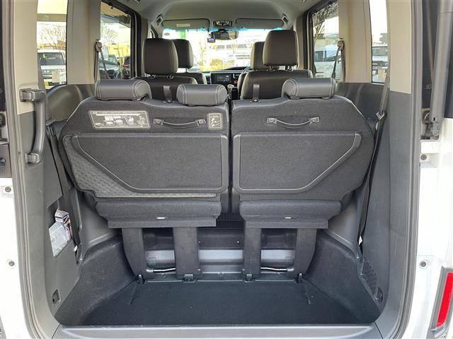 ステップワゴンスパーダ スパーダ・クールスピリット　ホンダセンシング　ワンオーナー　社外ディスプレイオーディオ６．８インチ　純正ドアバイザー　ＡＭ／ＦＭ／Ｂｌｕｅｔｏｏｔｈ／ＵＳＢ／ＡＵＸ　クルーズコントロール　レーンキープアシスト　プリクラッシュセーフティ（31枚目）