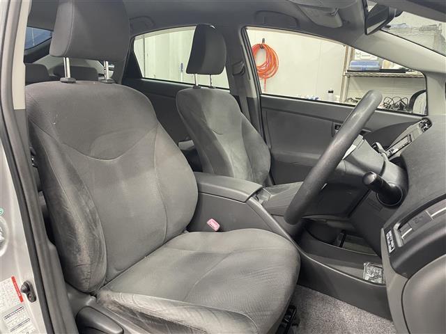 プリウス Ｌ　社外ナビ　バックカメラ（20枚目）