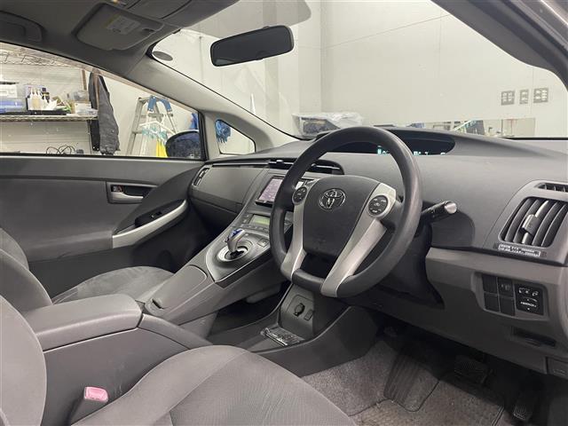 プリウス Ｌ　社外ナビ　バックカメラ（21枚目）