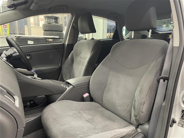 プリウス Ｌ　社外ナビ　バックカメラ（22枚目）