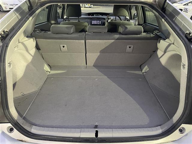 プリウス Ｌ　社外ナビ　バックカメラ（27枚目）