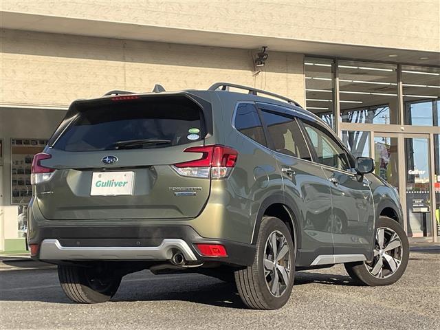 フォレスター アドバンス　サンルーフ　ルーフレール　追従クルーズコントロール　オートビークルホールド　純正アルミホイール　レザーシート　バックカメラ　サイドカメラ　デジタルインナーミラー　電動パーキングブレーキ（6枚目）