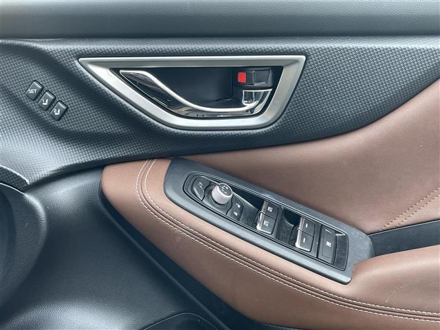 フォレスター アドバンス　サンルーフ　ルーフレール　追従クルーズコントロール　オートビークルホールド　純正アルミホイール　レザーシート　バックカメラ　サイドカメラ　デジタルインナーミラー　電動パーキングブレーキ（27枚目）