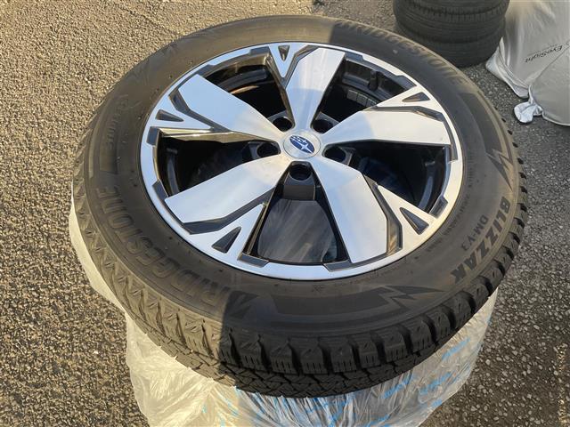 フォレスター アドバンス　サンルーフ　ルーフレール　追従クルーズコントロール　オートビークルホールド　純正アルミホイール　レザーシート　バックカメラ　サイドカメラ　デジタルインナーミラー　電動パーキングブレーキ（39枚目）