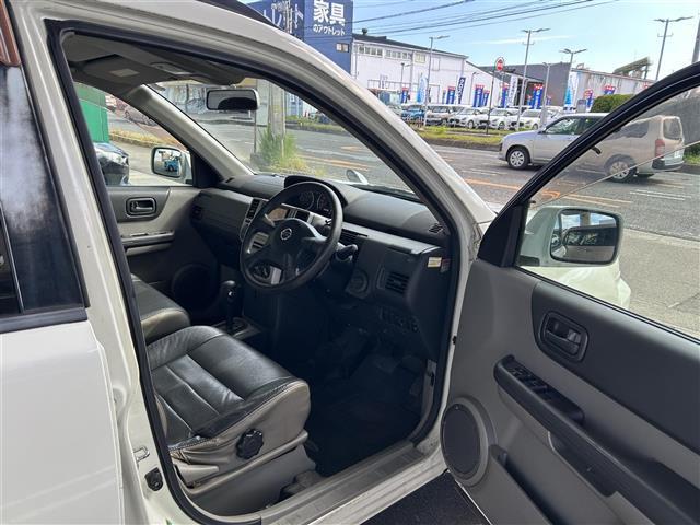 エクストレイル Stt 社外ナビ 黒革 HID シートヒーター(3枚目)