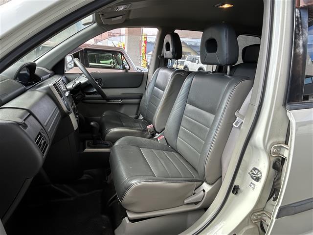 エクストレイル Stt 社外ナビ 黒革 HID シートヒーター(8枚目)