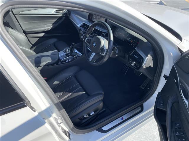 安心の全車保証付き！（※部分保証、国産車は納車後３ヶ月、輸入車は納車後１ヶ月の保証期間となります）。その他長期保証（有償）もご用意しております！※長期保証を付帯できる車両には条件がございます。