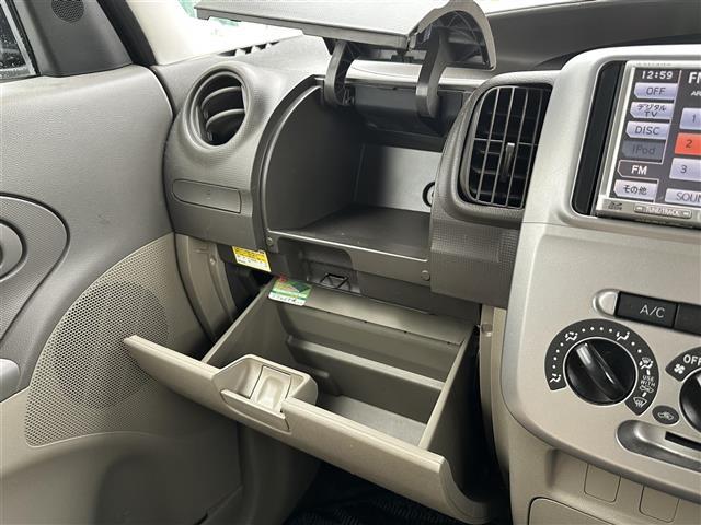 タント Ｌ　ナビゲーション　フルセグテレビ　ＣＤ＆ＤＶＤ　キーレス　スライドドア　フルフラット　アームレスト　保証書　取扱説明書　整備手帳（12枚目）