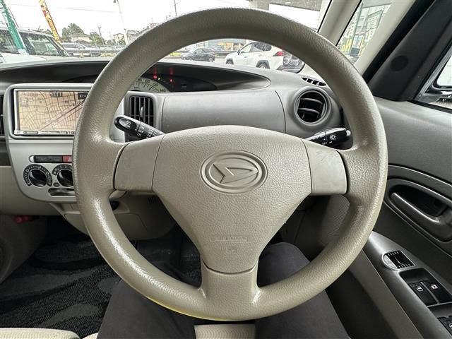 タント Ｌ　ナビゲーション　フルセグテレビ　ＣＤ＆ＤＶＤ　キーレス　スライドドア　フルフラット　アームレスト　保証書　取扱説明書　整備手帳（15枚目）