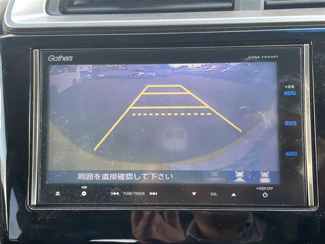 フィット １３Ｇ・Ｓパッケージ　☆ワンオーナー☆純正メモリナビ【フルセグ・ＤＶＤ再生可・ＣＤ・Ｂｌｕｅｔｏｏｔｈ】☆バックカメラ☆ＥＴＣ☆前方ドライブレコーダー☆パドルシフト☆横滑り防止機能☆電動格納ミラー（5枚目）