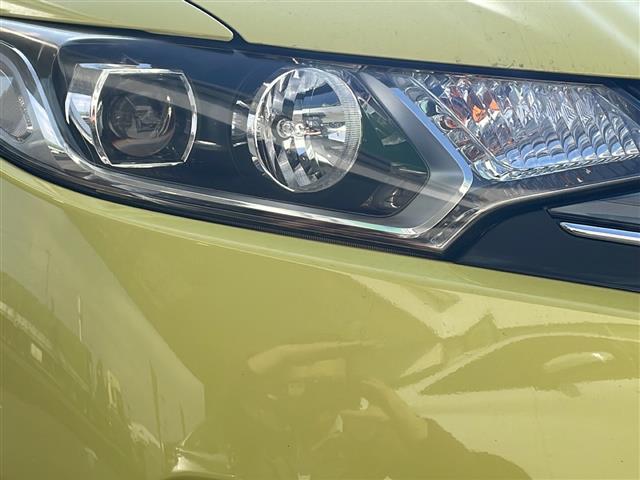 フィット １３Ｇ・Ｓパッケージ　☆ワンオーナー☆純正メモリナビ【フルセグ・ＤＶＤ再生可・ＣＤ・Ｂｌｕｅｔｏｏｔｈ】☆バックカメラ☆ＥＴＣ☆前方ドライブレコーダー☆パドルシフト☆横滑り防止機能☆電動格納ミラー（16枚目）