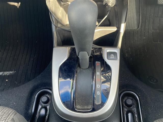 フィット １３Ｇ・Ｓパッケージ　☆ワンオーナー☆純正メモリナビ【フルセグ・ＤＶＤ再生可・ＣＤ・Ｂｌｕｅｔｏｏｔｈ】☆バックカメラ☆ＥＴＣ☆前方ドライブレコーダー☆パドルシフト☆横滑り防止機能☆電動格納ミラー（19枚目）