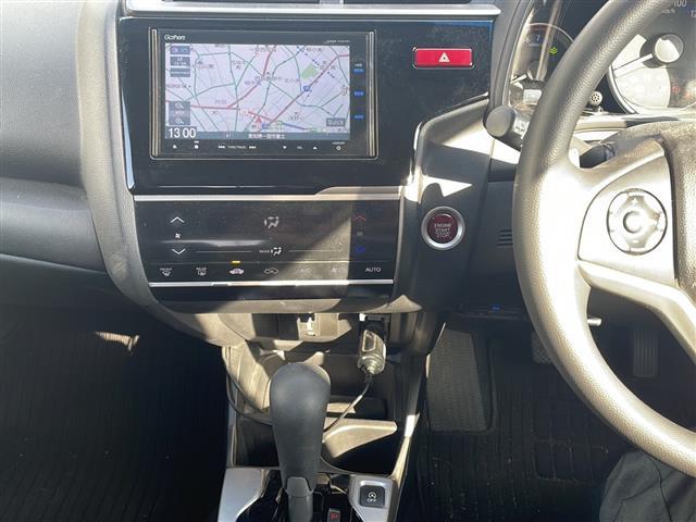 フィット １３Ｇ・Ｓパッケージ　☆ワンオーナー☆純正メモリナビ【フルセグ・ＤＶＤ再生可・ＣＤ・Ｂｌｕｅｔｏｏｔｈ】☆バックカメラ☆ＥＴＣ☆前方ドライブレコーダー☆パドルシフト☆横滑り防止機能☆電動格納ミラー（20枚目）