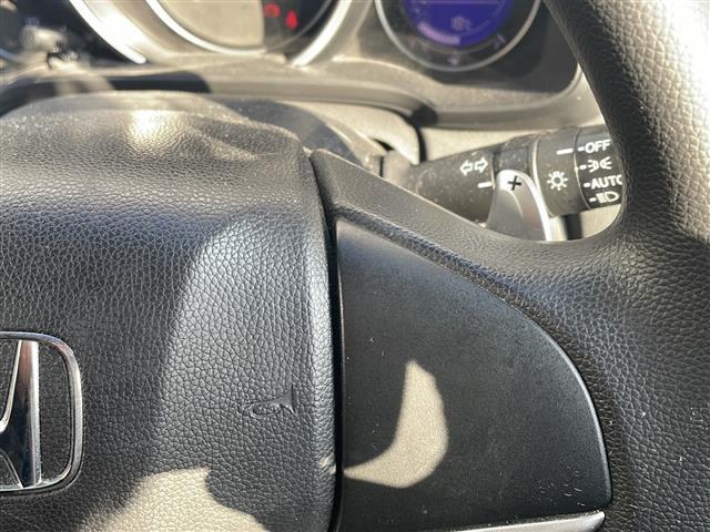 フィット １３Ｇ・Ｓパッケージ　☆ワンオーナー☆純正メモリナビ【フルセグ・ＤＶＤ再生可・ＣＤ・Ｂｌｕｅｔｏｏｔｈ】☆バックカメラ☆ＥＴＣ☆前方ドライブレコーダー☆パドルシフト☆横滑り防止機能☆電動格納ミラー（27枚目）