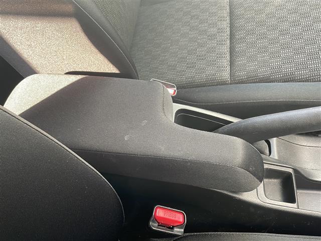 フィット １３Ｇ・Ｓパッケージ　☆ワンオーナー☆純正メモリナビ【フルセグ・ＤＶＤ再生可・ＣＤ・Ｂｌｕｅｔｏｏｔｈ】☆バックカメラ☆ＥＴＣ☆前方ドライブレコーダー☆パドルシフト☆横滑り防止機能☆電動格納ミラー（32枚目）