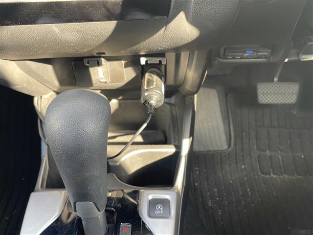 フィット １３Ｇ・Ｓパッケージ　☆ワンオーナー☆純正メモリナビ【フルセグ・ＤＶＤ再生可・ＣＤ・Ｂｌｕｅｔｏｏｔｈ】☆バックカメラ☆ＥＴＣ☆前方ドライブレコーダー☆パドルシフト☆横滑り防止機能☆電動格納ミラー（40枚目）