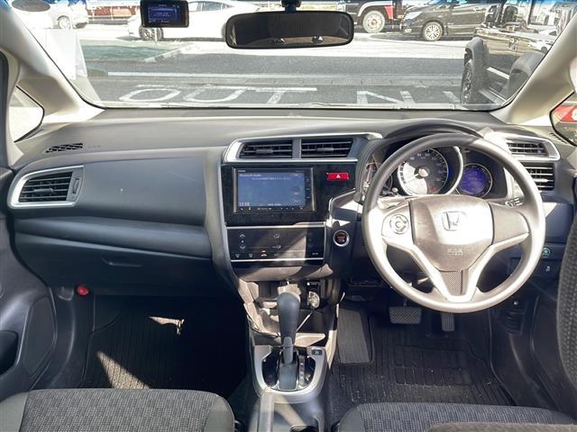 フィット １３Ｇ・Ｓパッケージ　☆ワンオーナー☆純正メモリナビ【フルセグ・ＤＶＤ再生可・ＣＤ・Ｂｌｕｅｔｏｏｔｈ】☆バックカメラ☆ＥＴＣ☆前方ドライブレコーダー☆パドルシフト☆横滑り防止機能☆電動格納ミラー（42枚目）