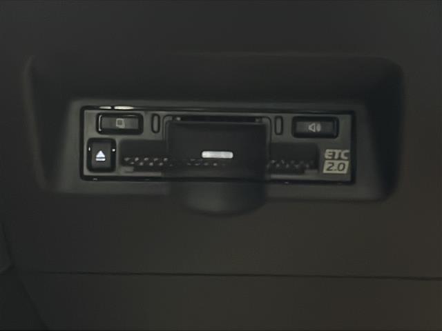 アルファードハイブリッド Ｚ　☆ワンオーナー☆１４インチディスプレイオーディオプラス☆ＥＴＣ２．０☆左右独立ムーンルーフ☆デジタルインナーミラー☆パワーシート（前席）☆セーフティセンス（予防安全パッケージ）（32枚目）