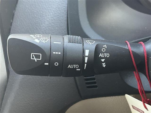 ランドクルーザープラド TX Lパッケージ ワンオーナー サンルーフ クルーズコントロール 純正SDナビ バックカメラ 純正フロアマット レザーシート シートヒーター パワーシート ビルトインETC 3列シート LED スマートキー スペアキー(11枚目)