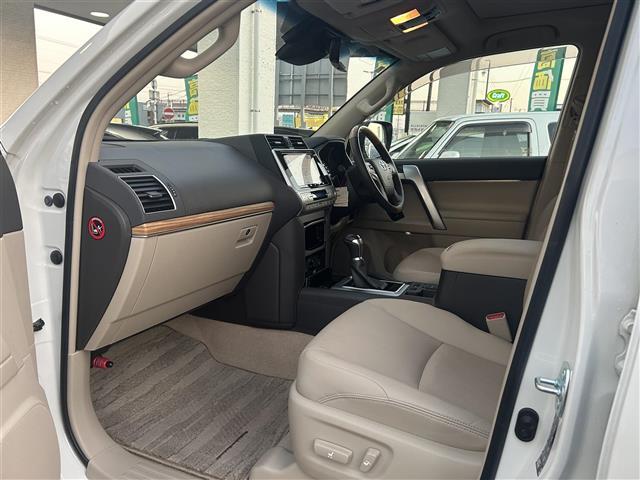 ランドクルーザープラド TX Lパッケージ ワンオーナー サンルーフ クルーズコントロール 純正SDナビ バックカメラ 純正フロアマット レザーシート シートヒーター パワーシート ビルトインETC 3列シート LED スマートキー スペアキー(23枚目)