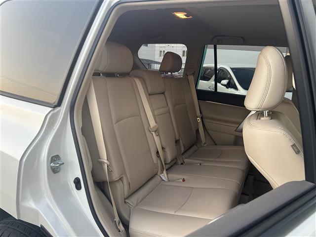 ランドクルーザープラド TX Lパッケージ ワンオーナー サンルーフ クルーズコントロール 純正SDナビ バックカメラ 純正フロアマット レザーシート シートヒーター パワーシート ビルトインETC 3列シート LED スマートキー スペアキー(26枚目)