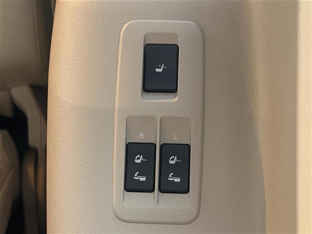 ランドクルーザープラド TX Lパッケージ ワンオーナー サンルーフ クルーズコントロール 純正SDナビ バックカメラ 純正フロアマット レザーシート シートヒーター パワーシート ビルトインETC 3列シート LED スマートキー スペアキー(33枚目)