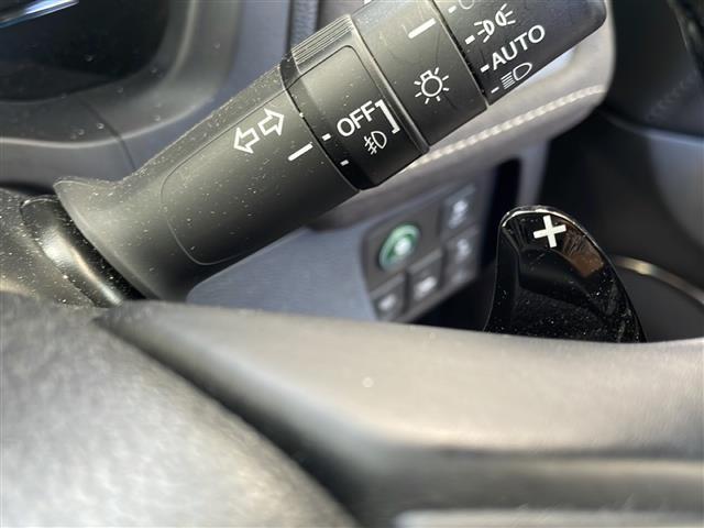 ヴェゼル ハイブリッドＲＳ・ホンダセンシング　純正ナビ　バックカメラ　クルーズコントロール　前方ドライブレコーダー　ステアリングスイッチ　ビルトインＥＴＣ　社外マフラー（ＮＯ－ＢＬＥＳＳＥ）　純正フロアマット　ＬＥＤヘッドライト　スマートキー（10枚目）