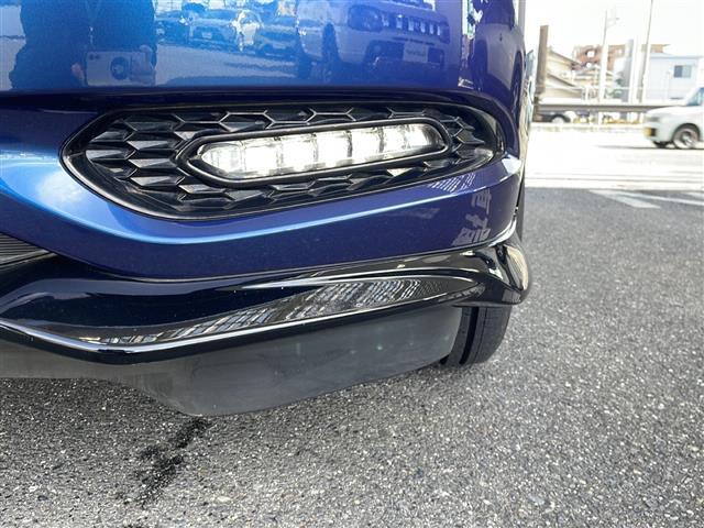 ヴェゼル ハイブリッドＲＳ・ホンダセンシング　純正ナビ　バックカメラ　クルーズコントロール　前方ドライブレコーダー　ステアリングスイッチ　ビルトインＥＴＣ　社外マフラー（ＮＯ－ＢＬＥＳＳＥ）　純正フロアマット　ＬＥＤヘッドライト　スマートキー（18枚目）