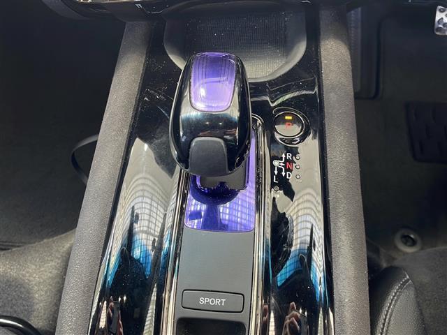 ヴェゼル ハイブリッドＲＳ・ホンダセンシング　純正ナビ　バックカメラ　クルーズコントロール　前方ドライブレコーダー　ステアリングスイッチ　ビルトインＥＴＣ　社外マフラー（ＮＯ－ＢＬＥＳＳＥ）　純正フロアマット　ＬＥＤヘッドライト　スマートキー（20枚目）