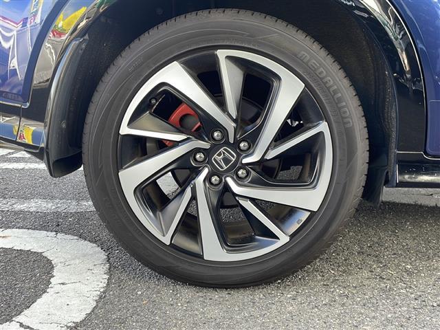 ヴェゼル ハイブリッドＲＳ・ホンダセンシング　純正ナビ　バックカメラ　クルーズコントロール　前方ドライブレコーダー　ステアリングスイッチ　ビルトインＥＴＣ　社外マフラー（ＮＯ－ＢＬＥＳＳＥ）　純正フロアマット　ＬＥＤヘッドライト　スマートキー（32枚目）