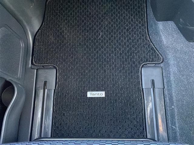 タント カスタムＲＳ　☆スマートアシスト☆両側パワースライドドア☆ビルトインＥＴＣ☆黒ハーフレザーシート☆前席シートヒーター☆横滑り防止機能☆プッシュスタート☆スマートキー☆純正フロアマット☆新車保証書☆（35枚目）