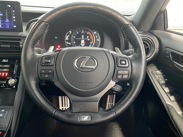 ＩＳ ＩＳ３００　ＦスポーツモードブラックＩＩＩ　☆ワンオーナー☆メーカー純正ナビ【フルセグ・ＤＶＤ再生可・ＣＤ・Ｂｌｕｅｔｏｏｔｈ】☆バックカメラ☆全周囲カメラ☆ビルトインＥＴＣ２．０☆Ｌｅｘｕｓ　Ｓａｆｅｔｙ　Ｓｙｓｔｅｍ＋（3枚目）