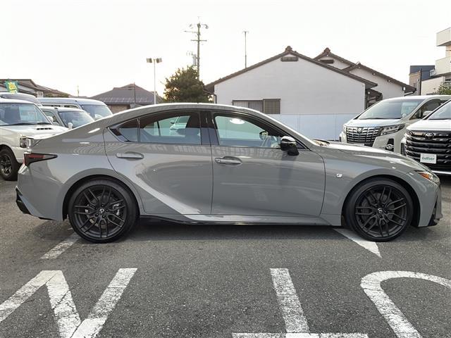 ＩＳ ＩＳ３００　ＦスポーツモードブラックＩＩＩ　☆ワンオーナー☆メーカー純正ナビ【フルセグ・ＤＶＤ再生可・ＣＤ・Ｂｌｕｅｔｏｏｔｈ】☆バックカメラ☆全周囲カメラ☆ビルトインＥＴＣ２．０☆Ｌｅｘｕｓ　Ｓａｆｅｔｙ　Ｓｙｓｔｅｍ＋（11枚目）