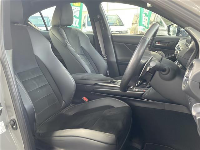 ＩＳ ＩＳ３００　ＦスポーツモードブラックＩＩＩ　☆ワンオーナー☆メーカー純正ナビ【フルセグ・ＤＶＤ再生可・ＣＤ・Ｂｌｕｅｔｏｏｔｈ】☆バックカメラ☆全周囲カメラ☆ビルトインＥＴＣ２．０☆Ｌｅｘｕｓ　Ｓａｆｅｔｙ　Ｓｙｓｔｅｍ＋（16枚目）