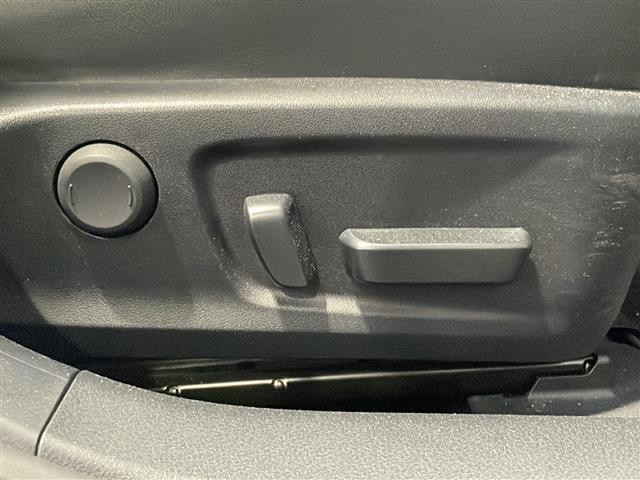 ＩＳ ＩＳ３００　ＦスポーツモードブラックＩＩＩ　☆ワンオーナー☆メーカー純正ナビ【フルセグ・ＤＶＤ再生可・ＣＤ・Ｂｌｕｅｔｏｏｔｈ】☆バックカメラ☆全周囲カメラ☆ビルトインＥＴＣ２．０☆Ｌｅｘｕｓ　Ｓａｆｅｔｙ　Ｓｙｓｔｅｍ＋（40枚目）