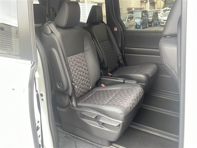 ヴォクシー ハイブリッドS-Z(22枚目)