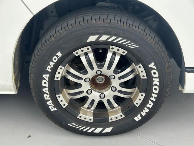 ハイエースバン スーパーＧＬ　ダークプライム　禁煙車　カロッツェリアナビ（ＣＤ・ＤＶＤ・フルセグ・ＢＴ・ＳＤ）フリップダウンモニター　バックカメラ　ＥＴＣ　両側パワースライドドア　横滑り防止　社外フロアマット　社外１６インチＡＷ　オートライト（42枚目）