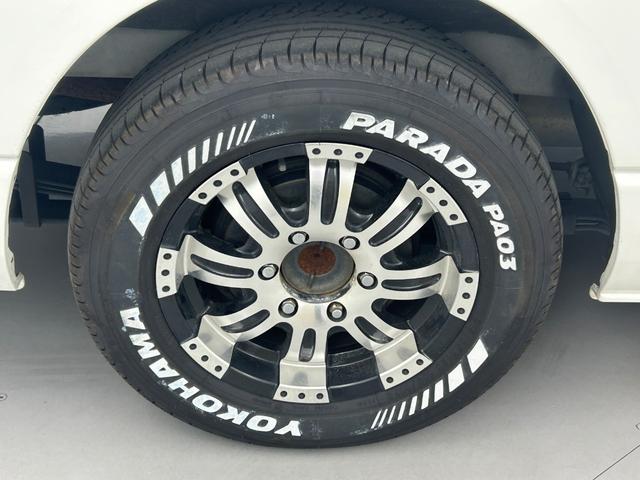 ハイエースバン スーパーＧＬ　ダークプライム　禁煙車　カロッツェリアナビ（ＣＤ・ＤＶＤ・フルセグ・ＢＴ・ＳＤ）フリップダウンモニター　バックカメラ　ＥＴＣ　両側パワースライドドア　横滑り防止　社外フロアマット　社外１６インチＡＷ　オートライト（43枚目）