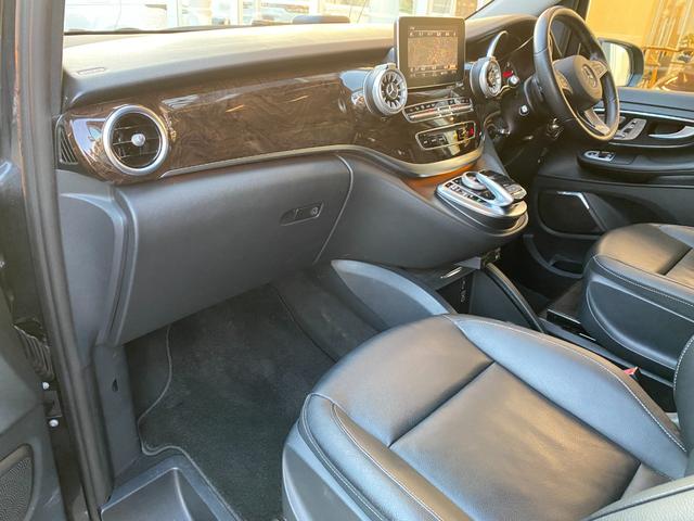 Vクラス V220d アバンギャルド ロング RSP ACC 黒革 シートH 両側パワスラ ブルメスター 純正ナビ 地デジ BT 全方位カメラ アンビエントライト 社外後席モニター Pバックドア LED Aライト ドラレコ 純19AW ETC(12枚目)