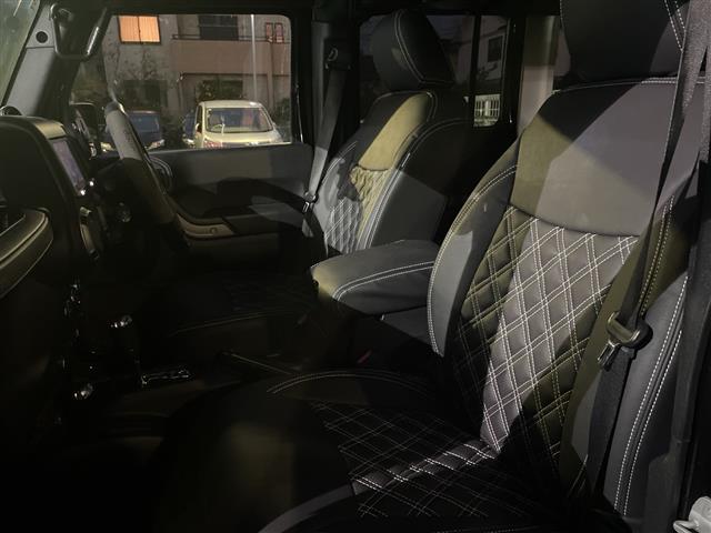 ジープ・ラングラーアンリミテッド スポーツ（4枚目）