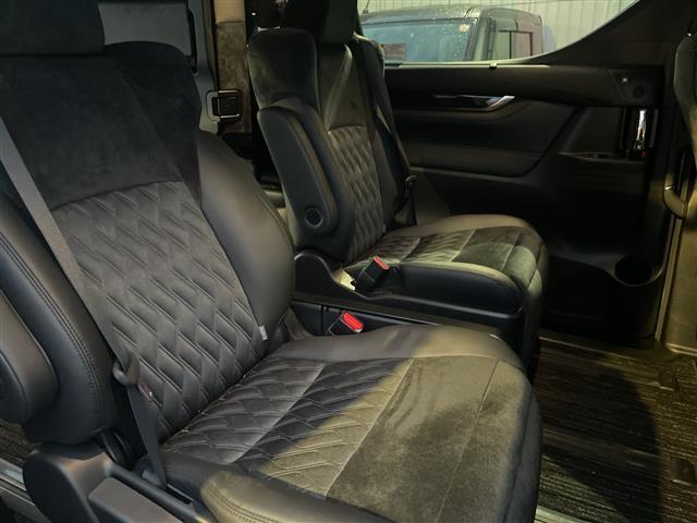 ヴェルファイアハイブリッド ＺＲ（4枚目）